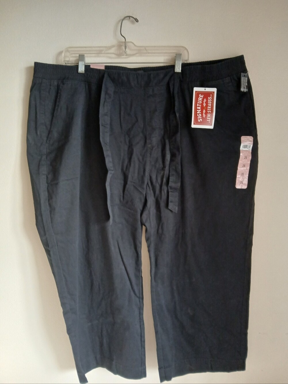 NWT Signature By Levi Strauss Black Crop Pants Size 26